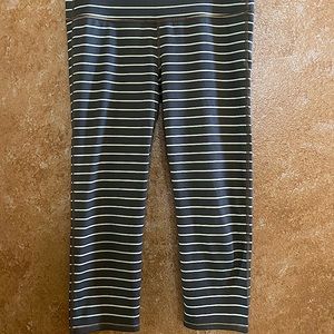 Athleta women’s Capri leggings